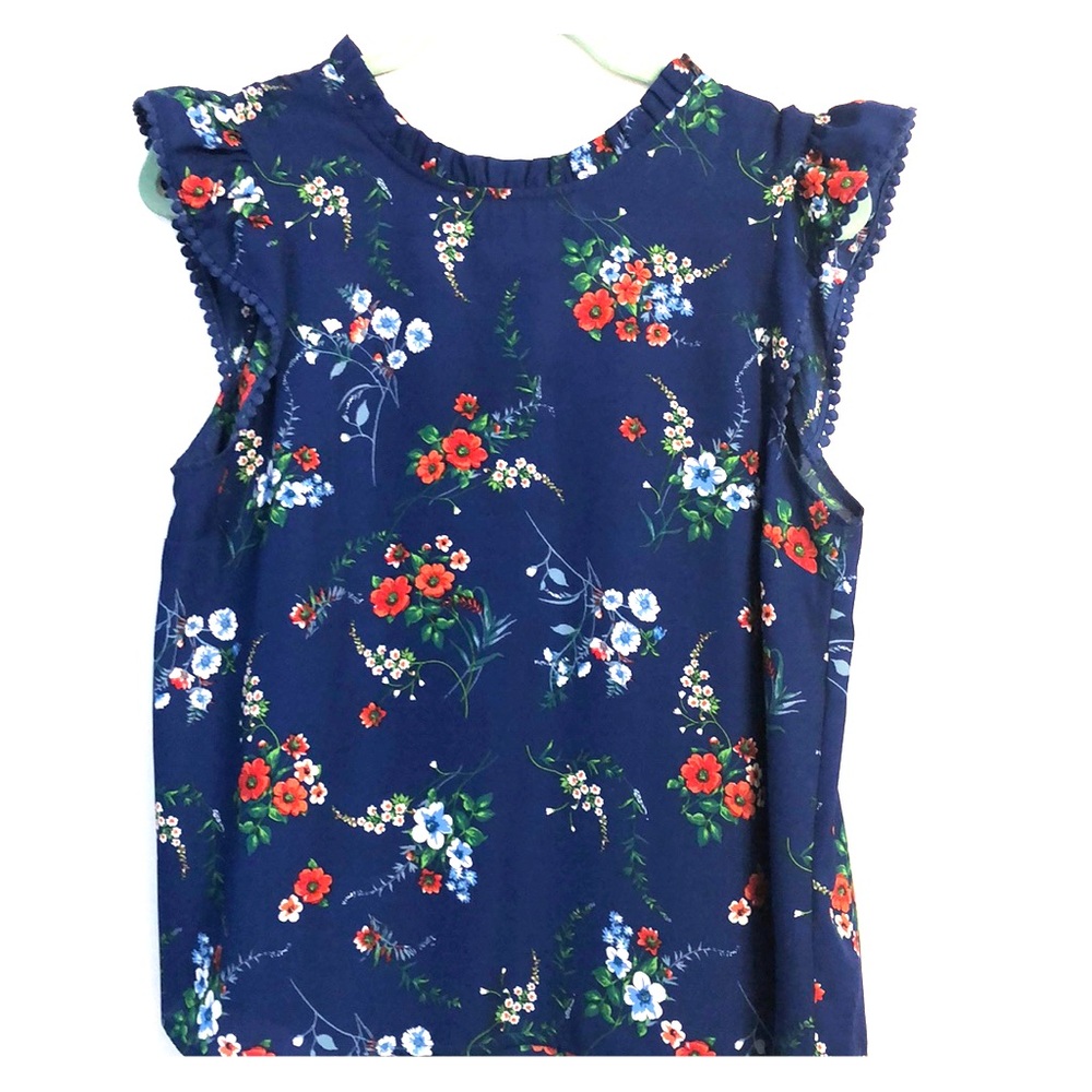Floral Top with cap ruffle sleeve